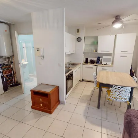 2p à Menton, Centre, Climatisé, Terrasse Et Parking - Fr-1-196-336 Apartamento